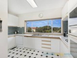 Photo of Classic Beach House in Blairgowrie